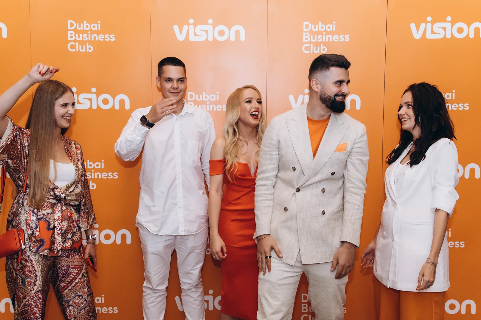 Фоновое фото для страницы о бизнес‑клубе Vision в Дубае